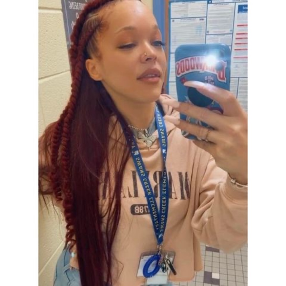 Meet your Posher, Shacora